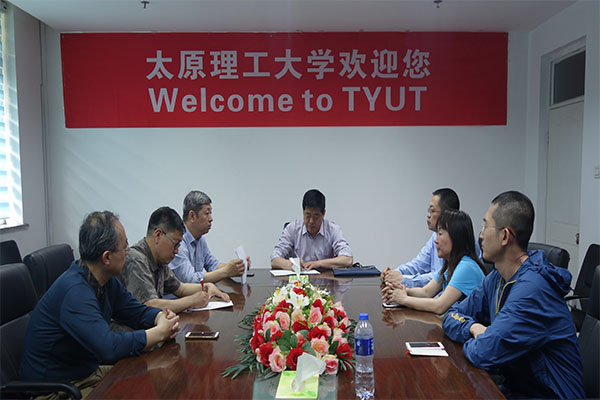 威尼斯官网传达学校“维护核心、见诸行动”主题教育动员会议精神