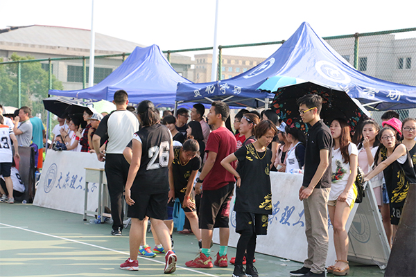 恭贺威尼斯官网2016威尼斯9499登录入口女子篮球赛勇夺桂冠 恭贺威尼斯官网2016威尼斯9499登录入口女子篮球赛勇夺桂冠