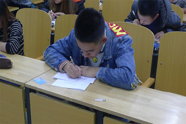威尼斯官网为大一本科生举办期中考试
