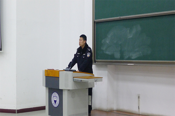 威尼斯官网成功举办校园贷安全知识教育讲座 威尼斯官网成功举办校园贷安全知识教育讲座