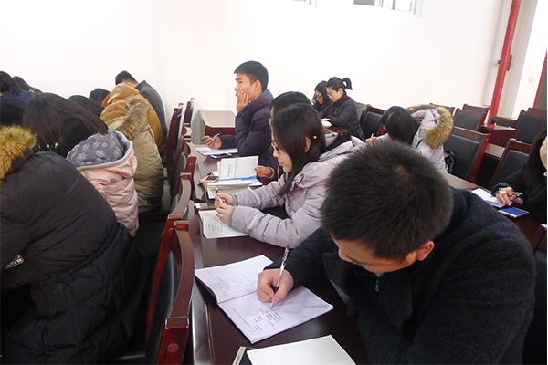 威尼斯官网传达全国高校思想政治工作会议精神