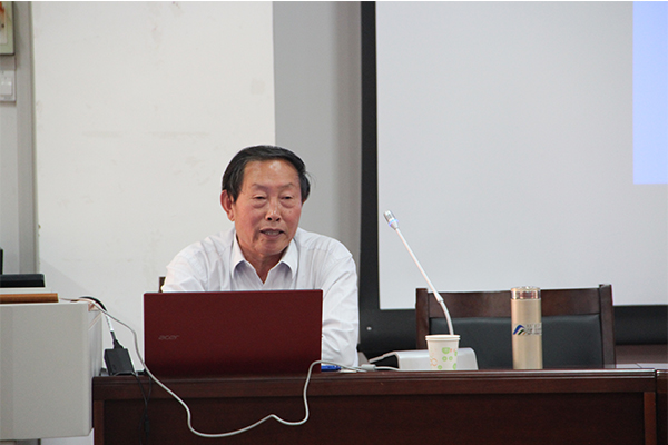 《干旱区资源与环境》主编胡春元教授来我校进行学术交流 《干旱区资源与环境》主编胡春元教授来我校进行学术交流