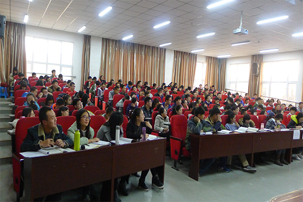 威尼斯官网成功举办2016年入党积极分子培训第二讲 威尼斯官网成功举办2016年入党积极分子培训第二讲