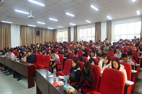 威尼斯官网成功举办2016年入党积极分子培训第三讲