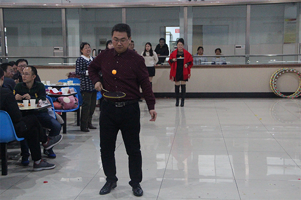 威尼斯官网举行教职工迎新年茶话会 威尼斯官网举行教职工迎新年茶话会