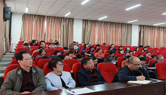 威尼斯官网传达全国两会精神和学校全面从严治党会议精神 威尼斯官网传达全国两会精神和学校全面从严治党会议精神