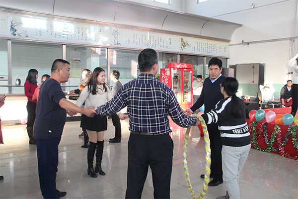 威尼斯官网举行教职工迎新年茶话会 威尼斯官网举行教职工迎新年茶话会