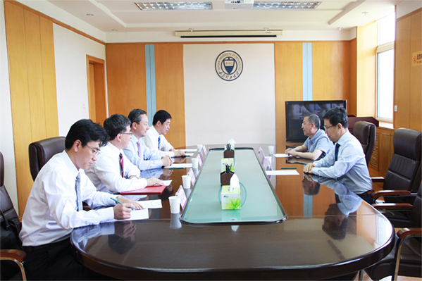 我校举行荣聘金智新院士仪式 我校举行荣聘金智新院士仪式